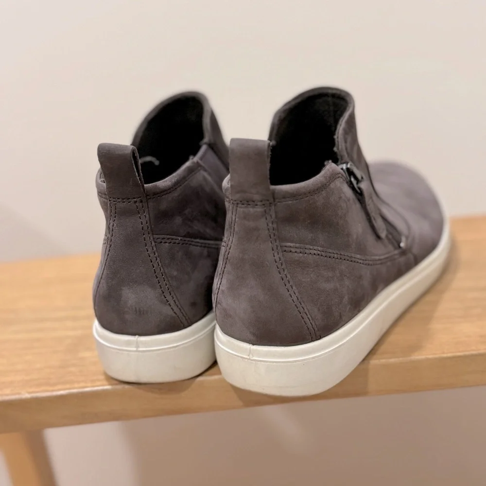 ECCO Side Zip Women’s  40 Charcoal Gray Nubuck Leather